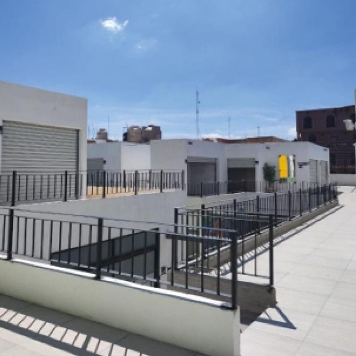 Fotografía de LOCALES EN RENTA EN PLAZA COMERCIAL EN BARRIO DE SANTIAGO