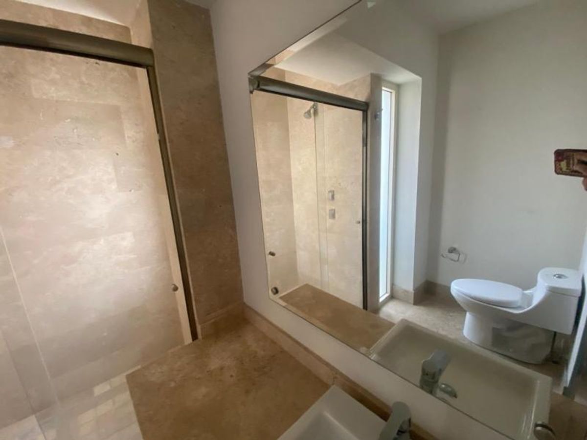 Fotografía de DEPARTAMENTO EN VENTA EN LA LOMA CLUB DE GOLF TORRE SONOMA