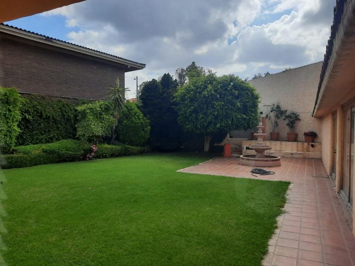 Fotografía de VENTA DE CASA EN PRIVADA Y ZONA DE LUJO EN LOMAS 3A SECCION
