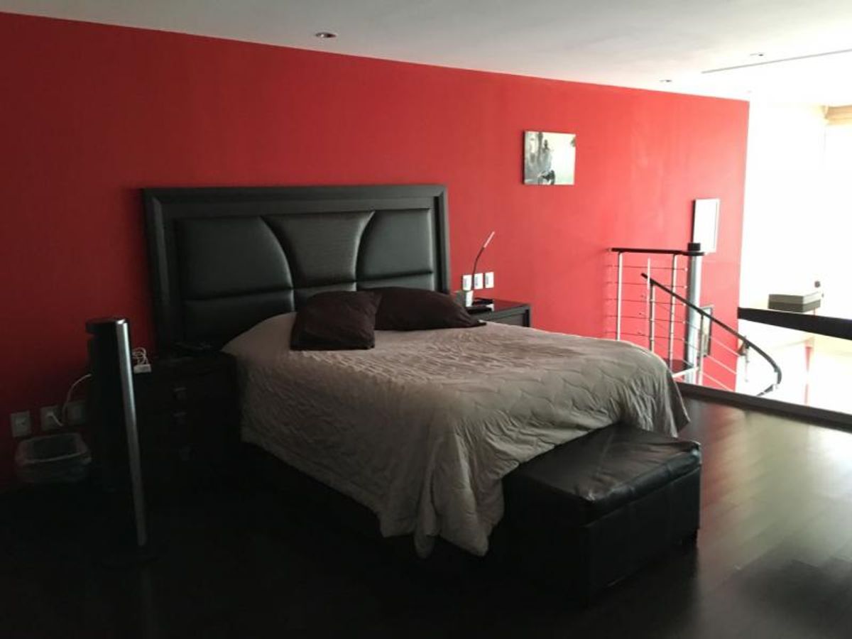 Fotografía de CASA EN VENTA EN LA LOMA CLUB DE GOLF CON 1180 M2 DE CONSTRUCCIÓN, 6 RECAMARAS CON BAÑO COMPLETO Y  EXCELENTE UBICACIÓN