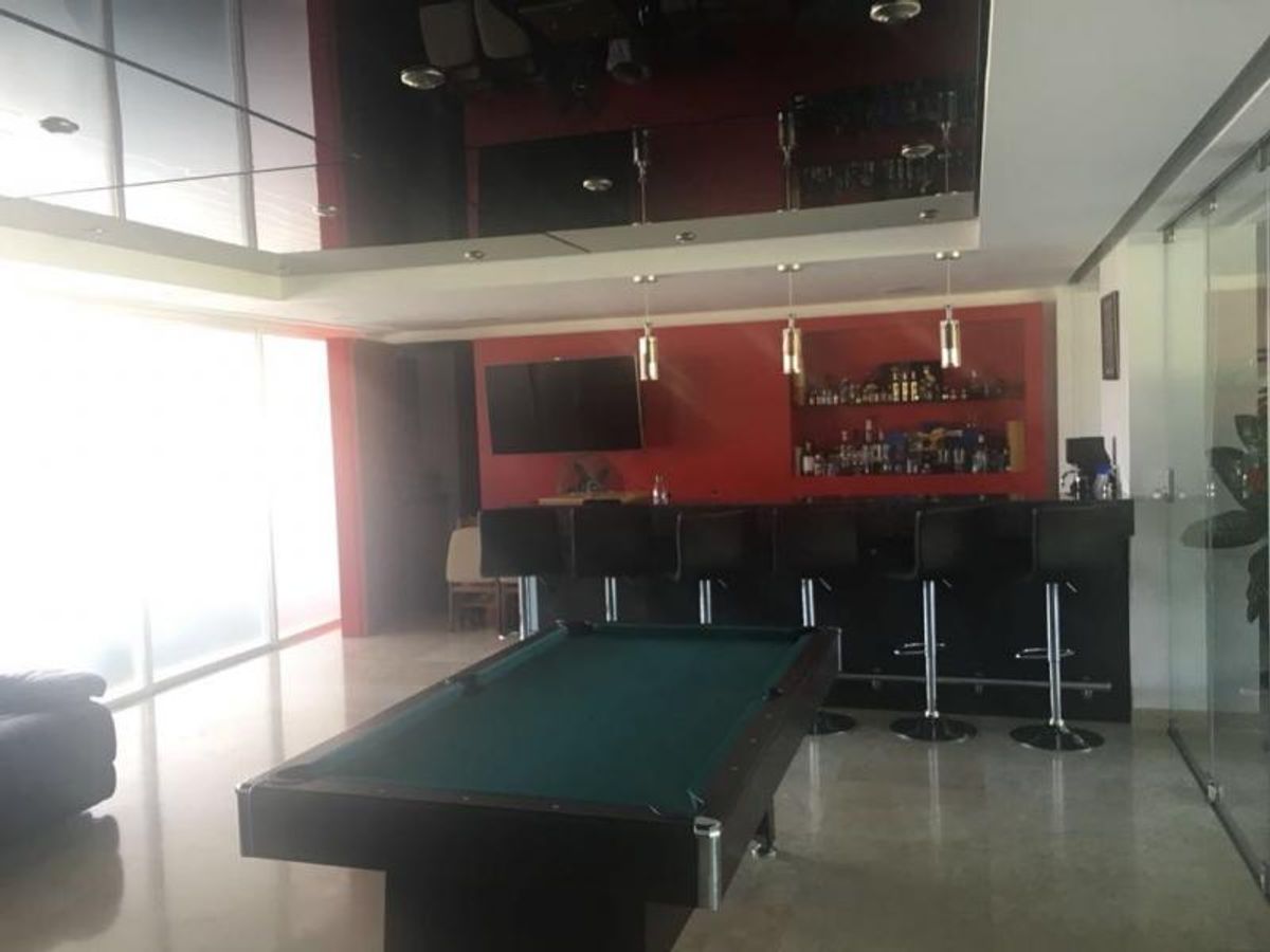 Fotografía de CASA EN VENTA EN LA LOMA CLUB DE GOLF CON 1180 M2 DE CONSTRUCCIÓN, 6 RECAMARAS CON BAÑO COMPLETO Y  EXCELENTE UBICACIÓN