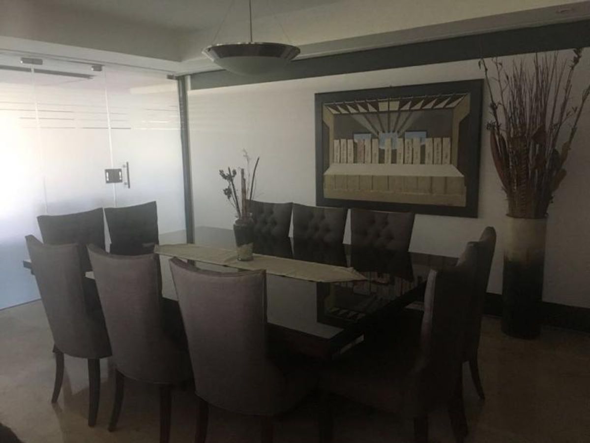 Fotografía de CASA EN VENTA EN LA LOMA CLUB DE GOLF CON 1180 M2 DE CONSTRUCCIÓN, 6 RECAMARAS CON BAÑO COMPLETO Y  EXCELENTE UBICACIÓN