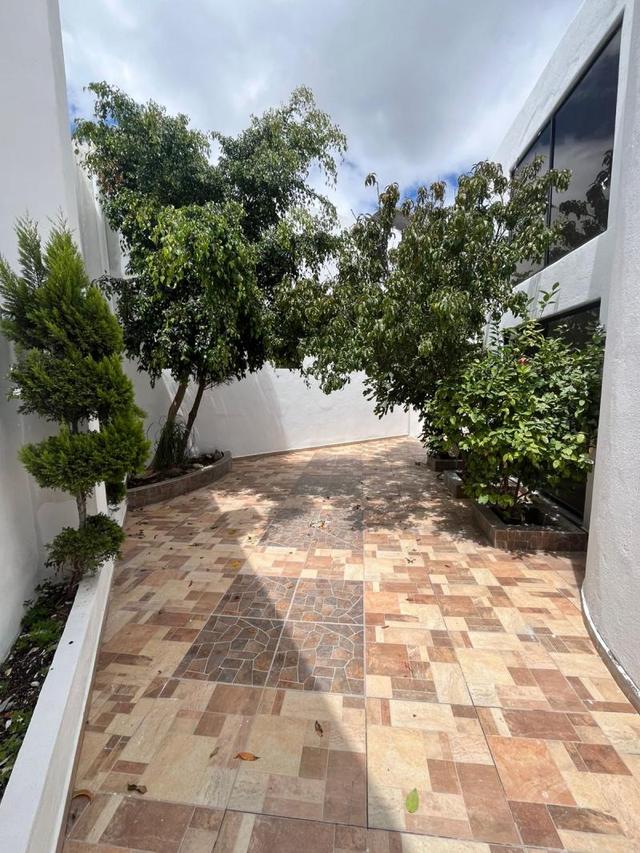 Fotografía de CASA EN VENTA EN LOMAS DEL TEC RECIEN REMODELADA