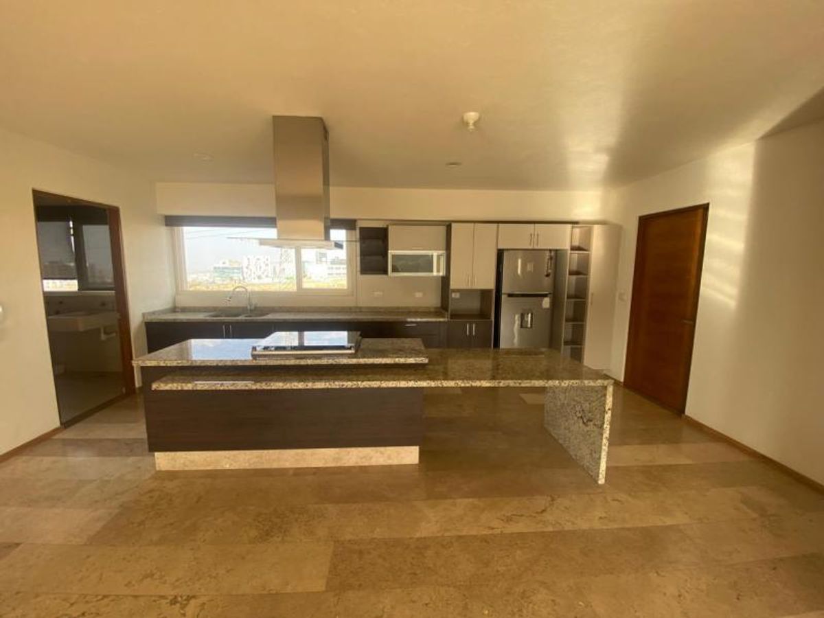 Fotografía de DEPARTAMENTO EN VENTA EN LA LOMA CLUB DE GOLF TORRE SONOMA