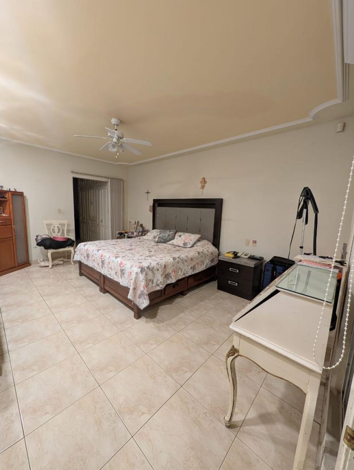 Fotografía de CASA EN VENTA EN UNA PLANTA  EN COLINAS DEL PARQUE EN ESQUINA