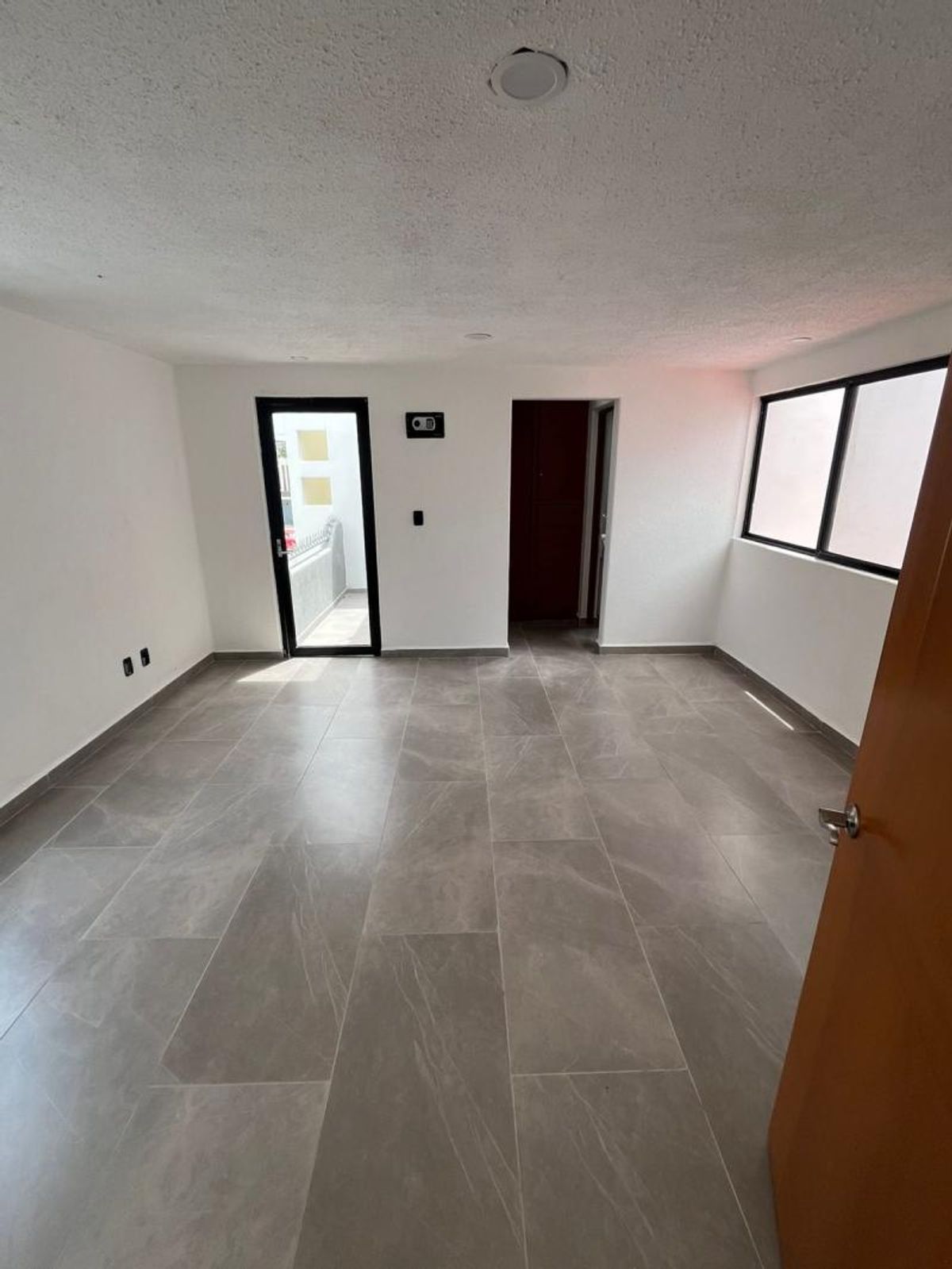 Fotografía de CASA EN VENTA EN LOMAS DEL TEC RECIEN REMODELADA