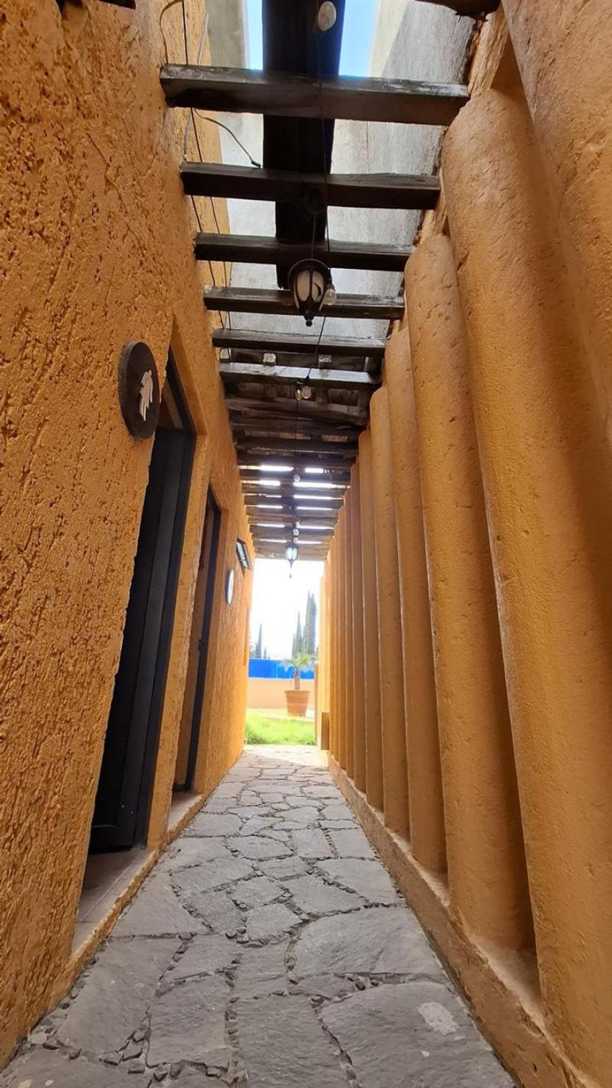 Fotografía de CASA EN VENTA EN REAL DEL POTOSI CON USO DE SUELO COMERCIAL PARA SALON DE FIESTA