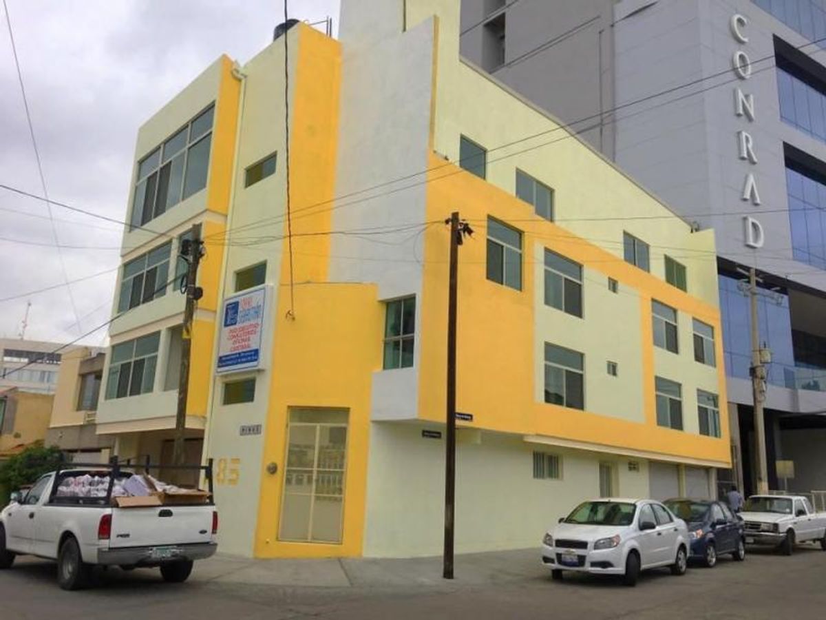 Fotografía de RENTA DE LOCALES/OFICINAS EN LOMAS 4 SECCION SOBRE RESTAURANTE LA CABAÑITA