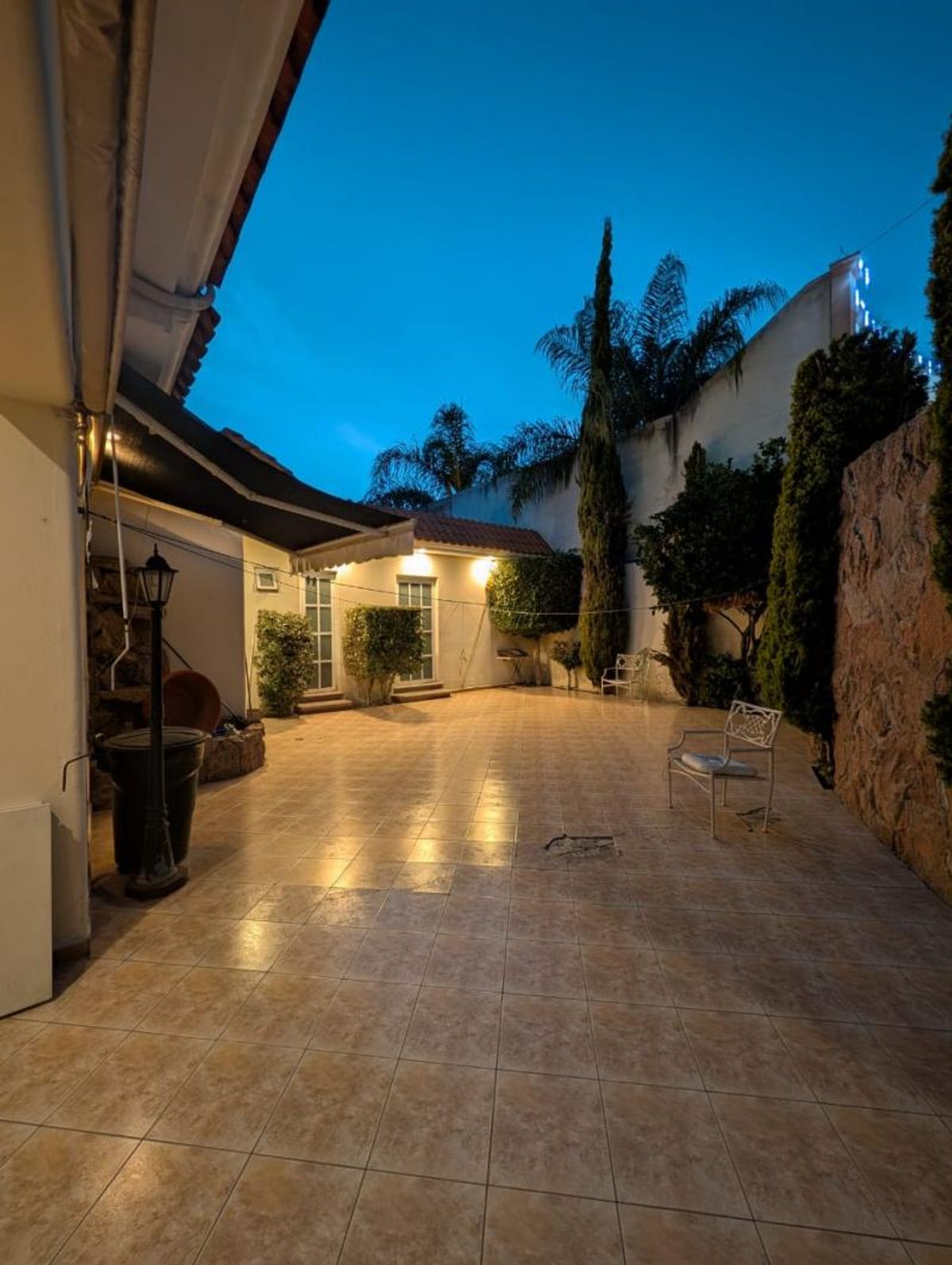 Fotografía de CASA EN VENTA EN UNA PLANTA  EN COLINAS DEL PARQUE EN ESQUINA