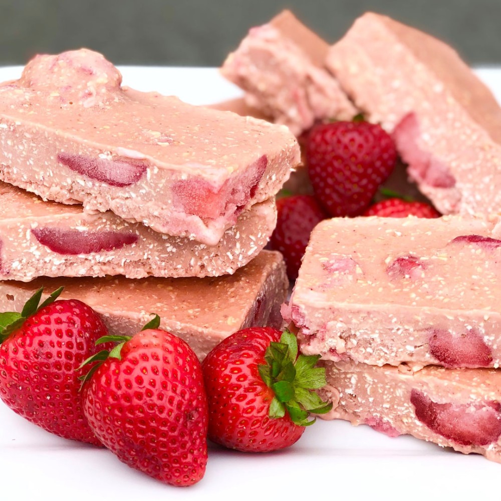 Strawberries & Cream Cheesecake Bars | Bulk Recipes
