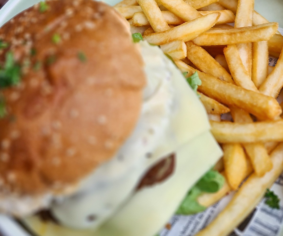 Sirloin steaks are generally served at pubs and clubs and sometimes paired with seafood.