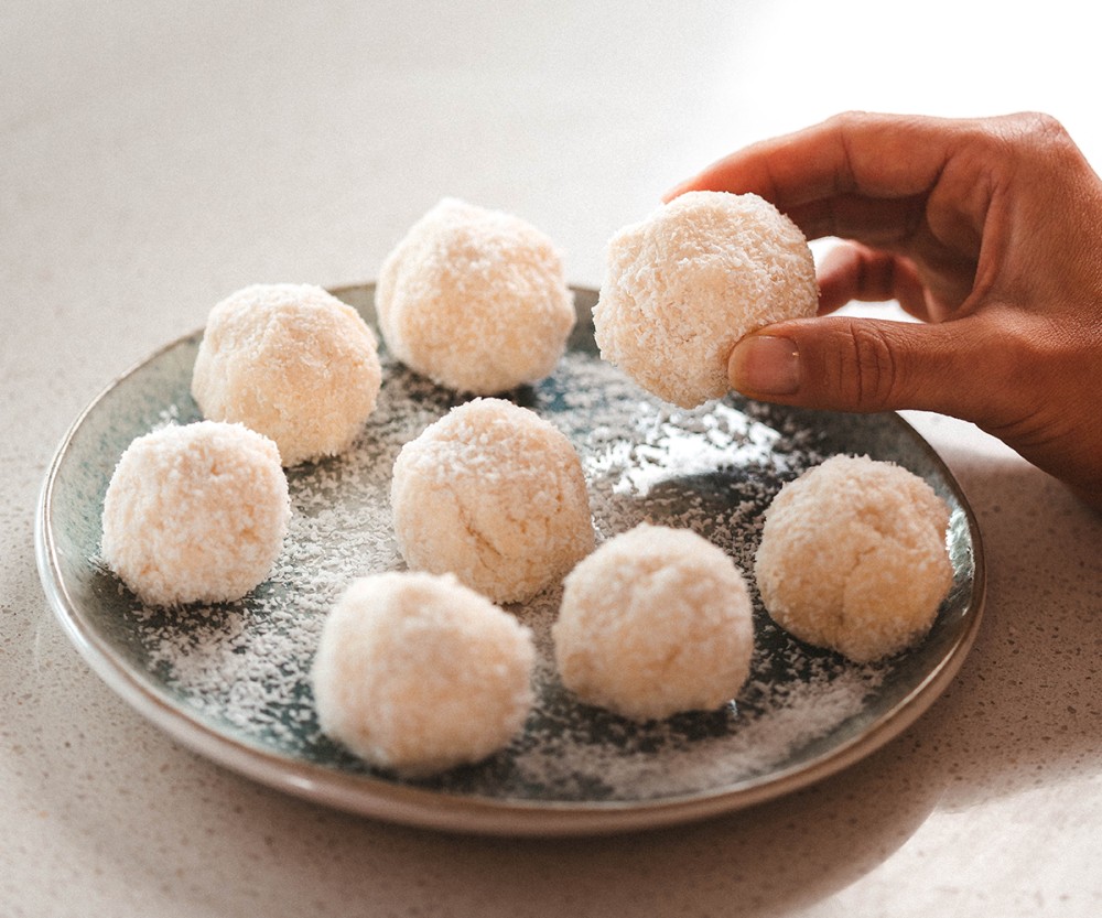 Coconut & Lemon Cheesecake Ball | Bulk Nutrients Recipes