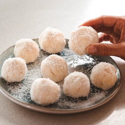 Bulk Nutrients - Recipe - Coconut and Lemon Cheesecake Balls