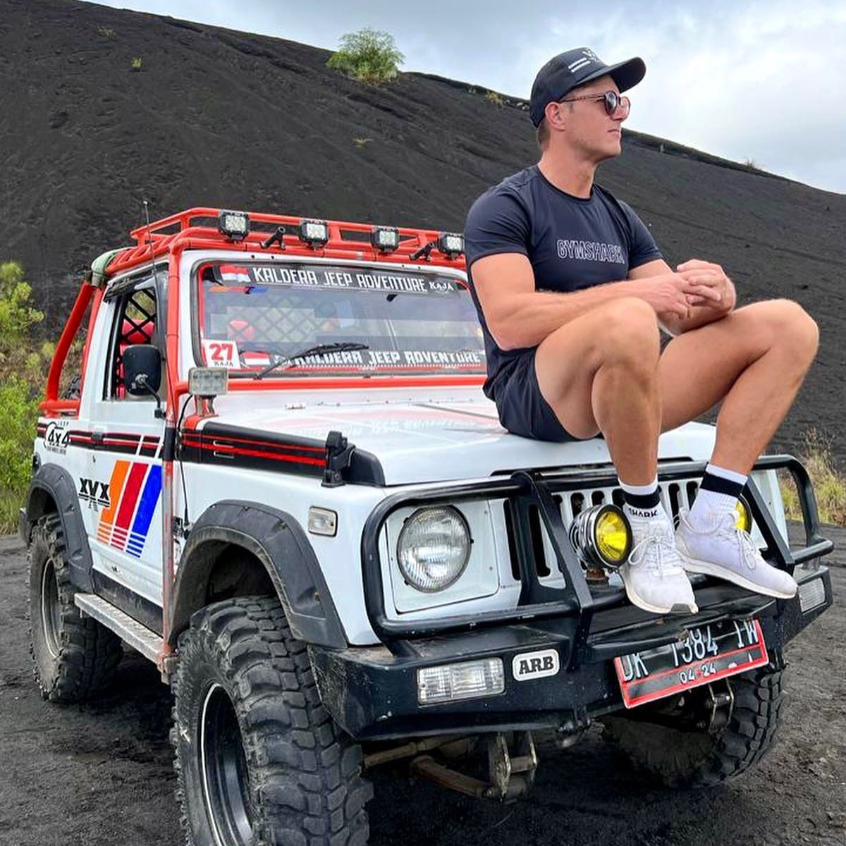 Bulk Nutrients Ambassador Ryan Van Duiven Off-Roading in a Jeep
