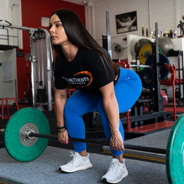 Bulk Nutrients Ambassadors Ellena Tsatsos lifting weight at the gym