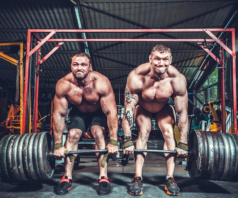 Free weight exercises vs machines