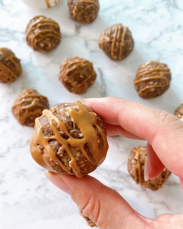 Peanut Butter Protein Balls - All Day I Dream About Food