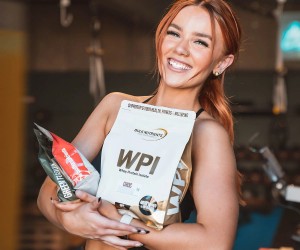 Bulk Nutrients ambassadors Emily Westgarth with Products