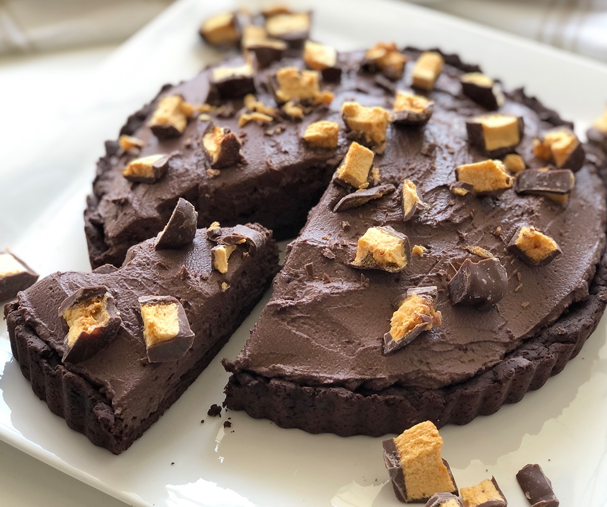 Choc Honeycomb Mousse Cookie Pie