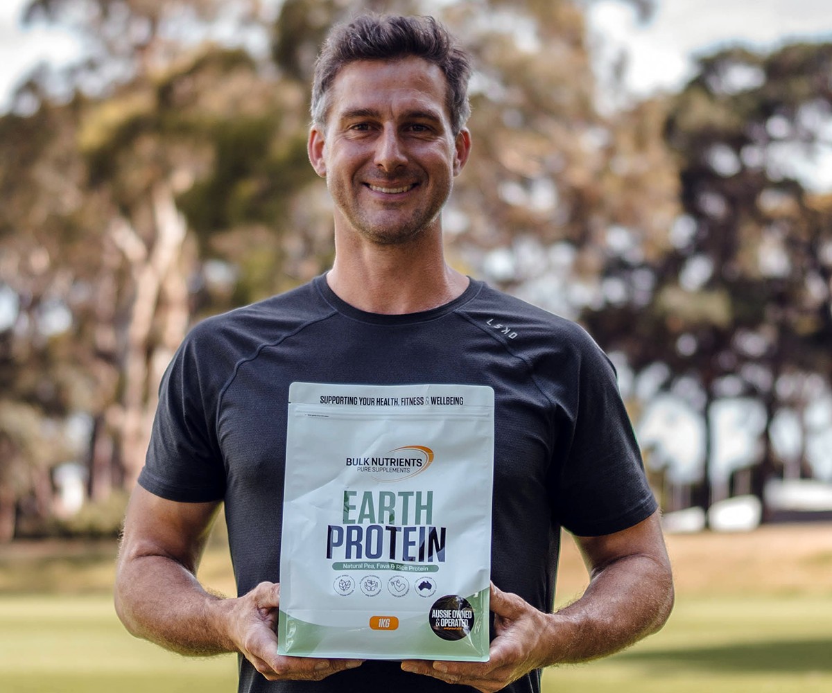 Earth Protein is a combination of 100% organic rice protein, fava bean and natural pea protein.