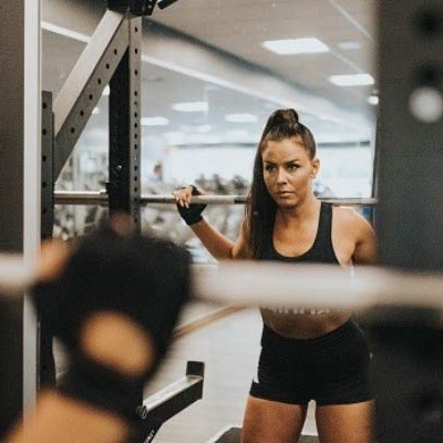 Squatting 101 - Basic techniques for correct lifting