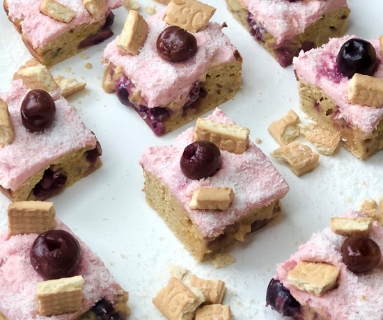 Iced Vovo Cookie Dough Bread