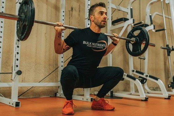 Do squats work hamstrings efficiently?