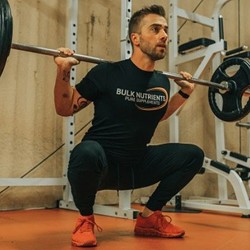 Do squats work our hamstrings effectively?