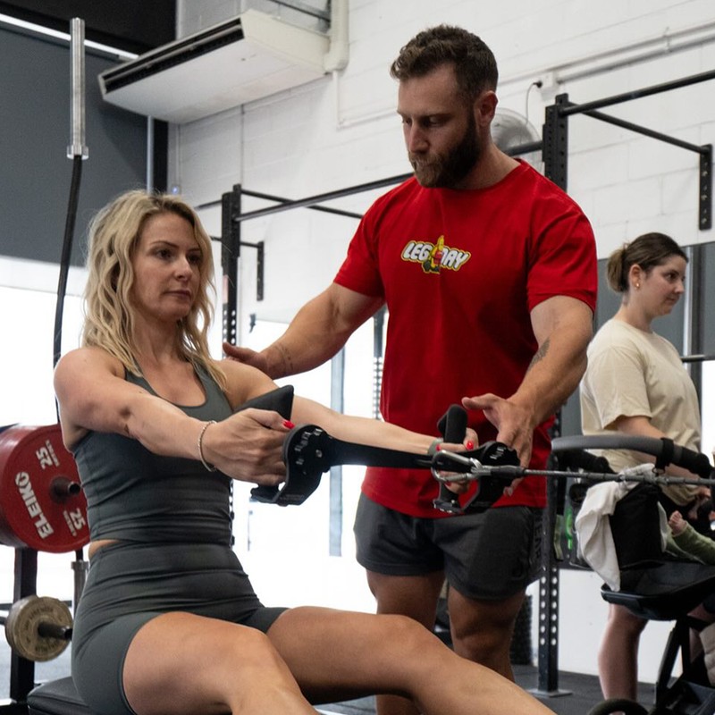 Online personal training vs in-person training: which one is right for me?