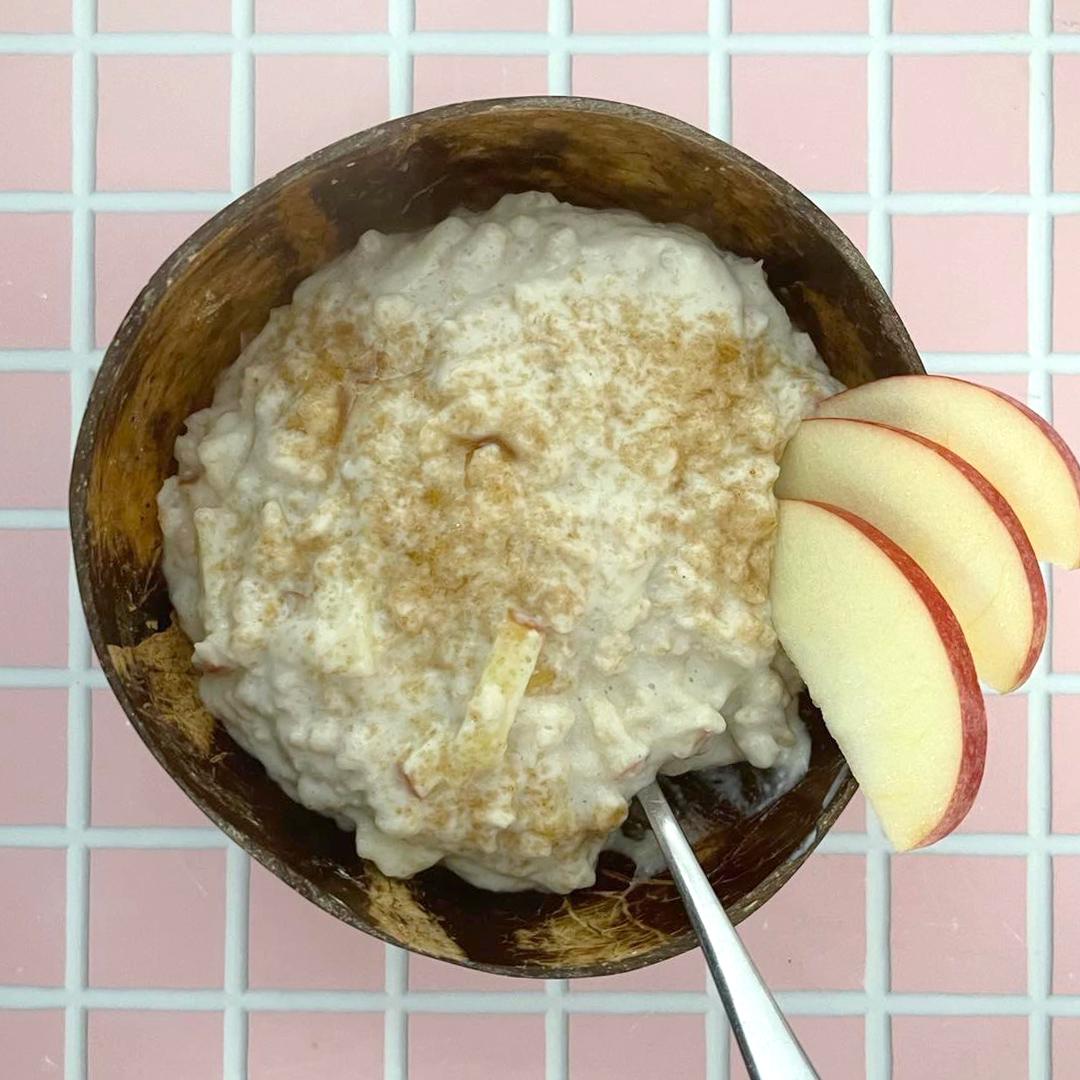 Apple and Cinnamon Stove Top Oats