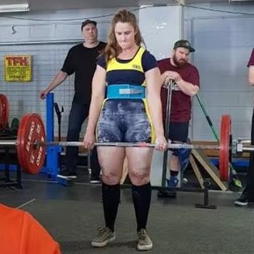 Ellie’s an absolute copywriting boss and amateur powerlifter