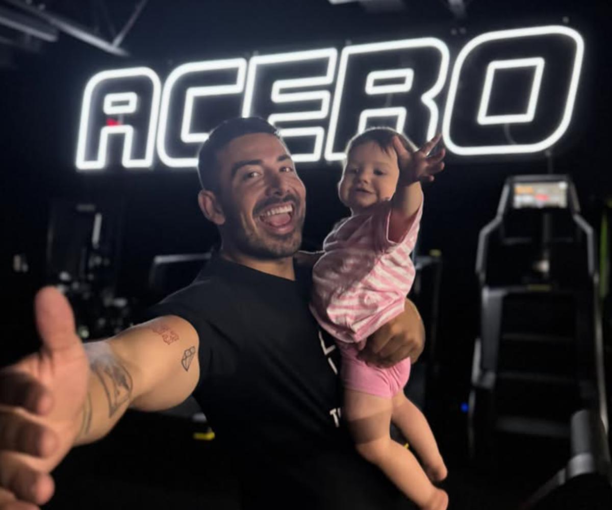 Bulk Nutrients Ambassadors Jono Castano with Acero sign