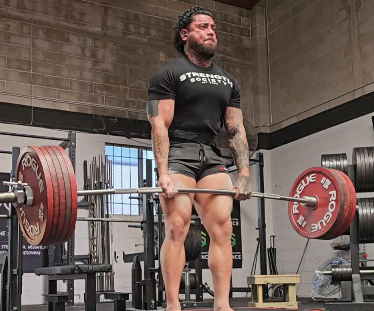 Bulk Nutrients Ambassador Chris Kelly weight lifting