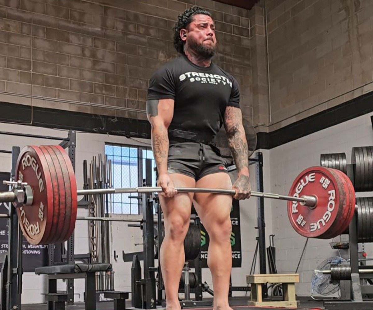 Bulk Nutrients Ambassador Chris Kelly weight lifting