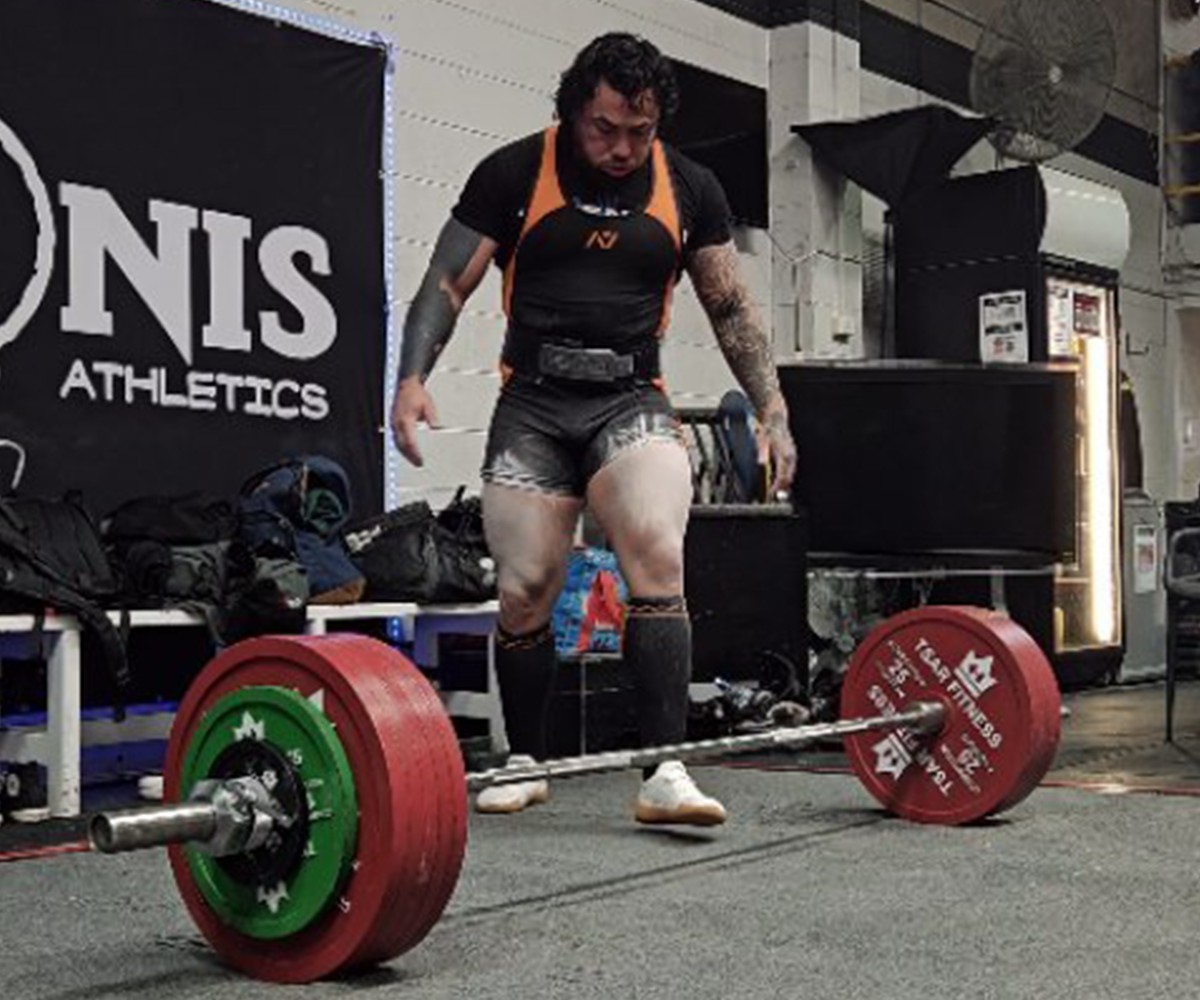 BN Ambassadors Chris Kelly about to do a big dead lift
