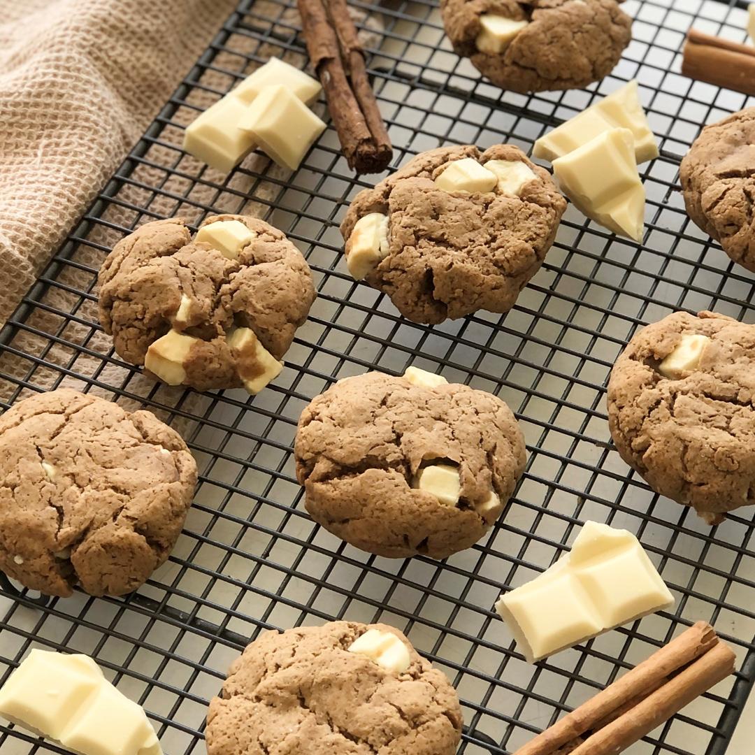 Maple White Chocolate Cookies