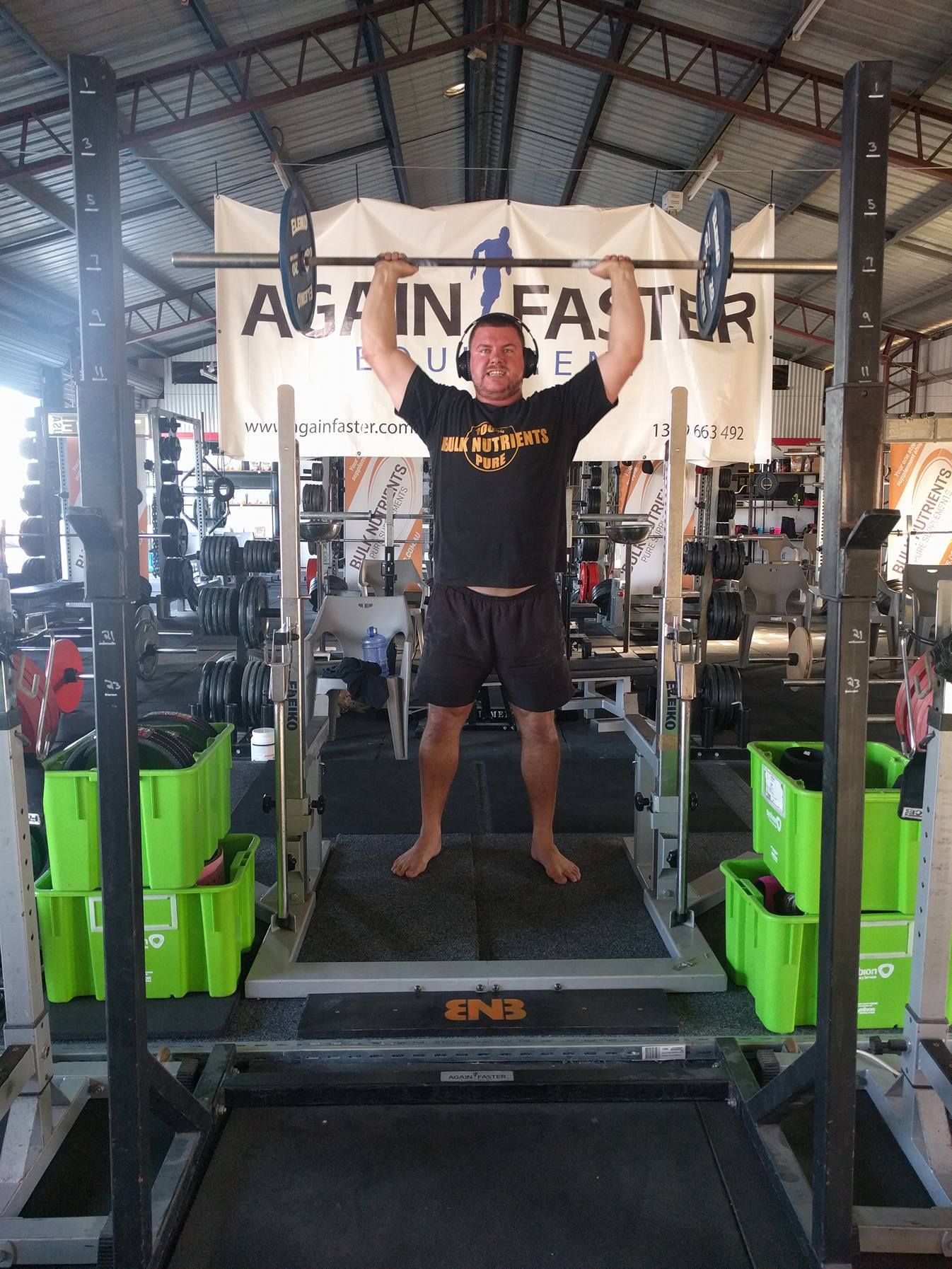 dave-workout-shoulder-press