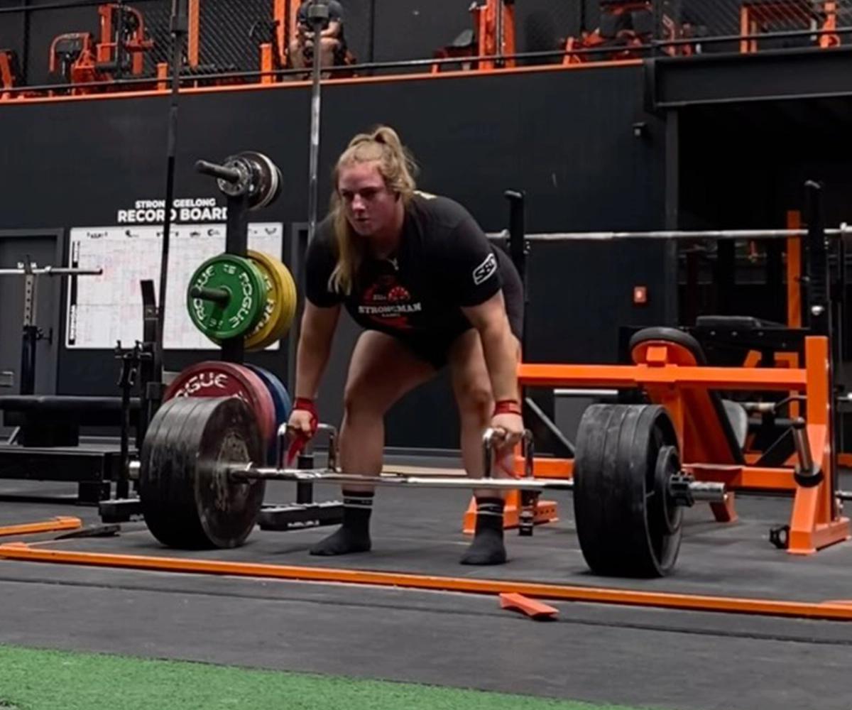 BN Ambassador Katie Blunden about to lift a bar