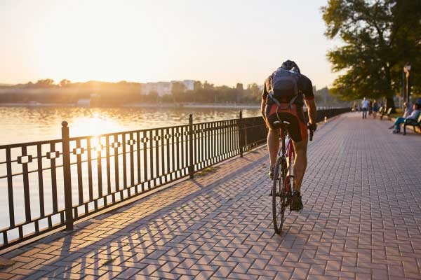 There are so many benefits to jumping on a bike more often. Decreased stress, improved cardiovascular fitness and reduced vehicle costs, just to name a few!