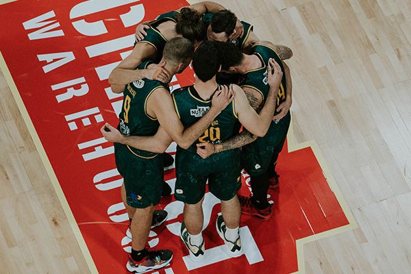 Tasmanian JackJumpers bring it in