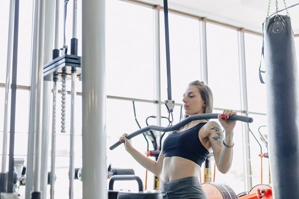 lat-pulldown-woman-blog
