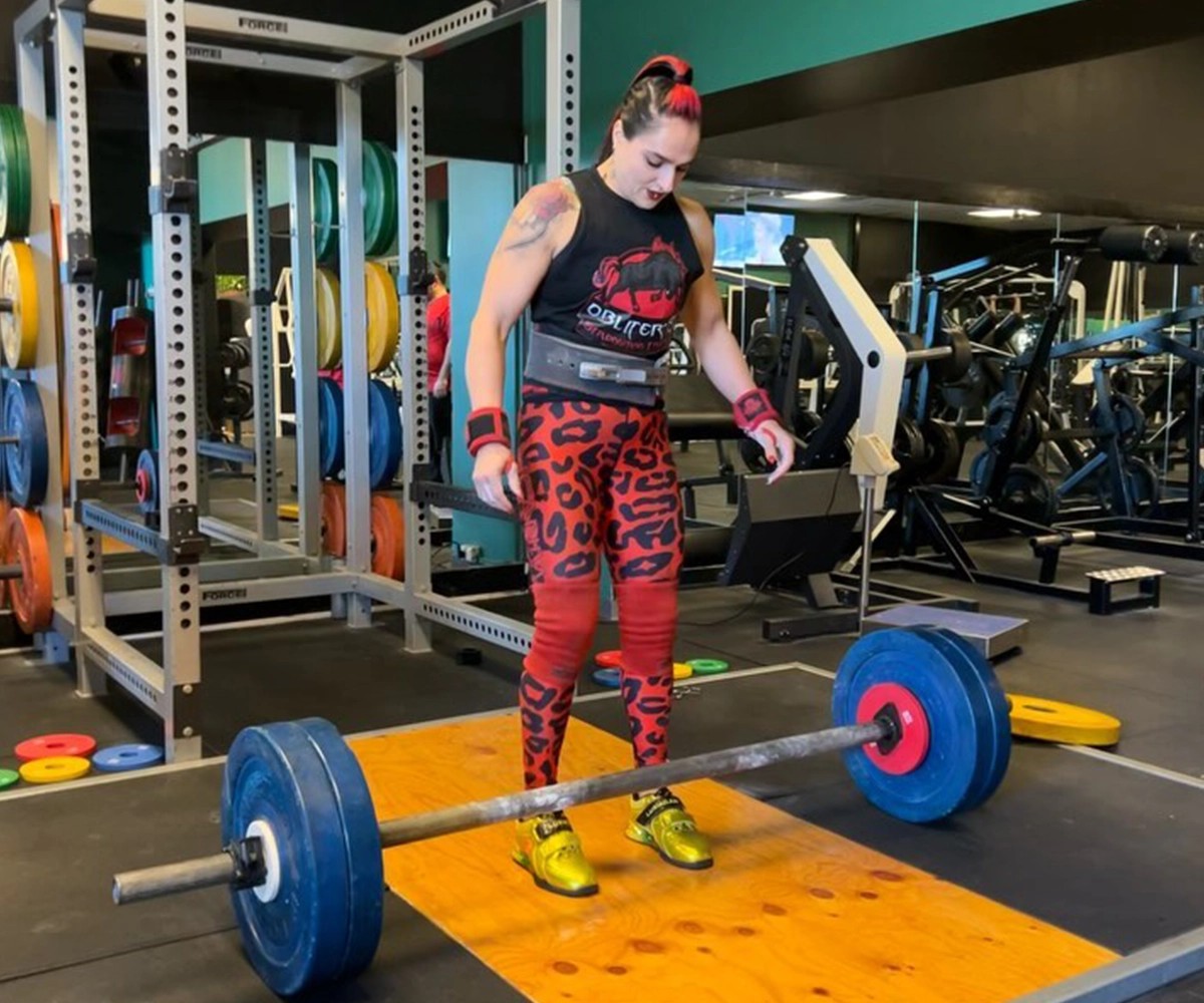 BN Ambassador Camilla Fogagnolo prep to lift a bar