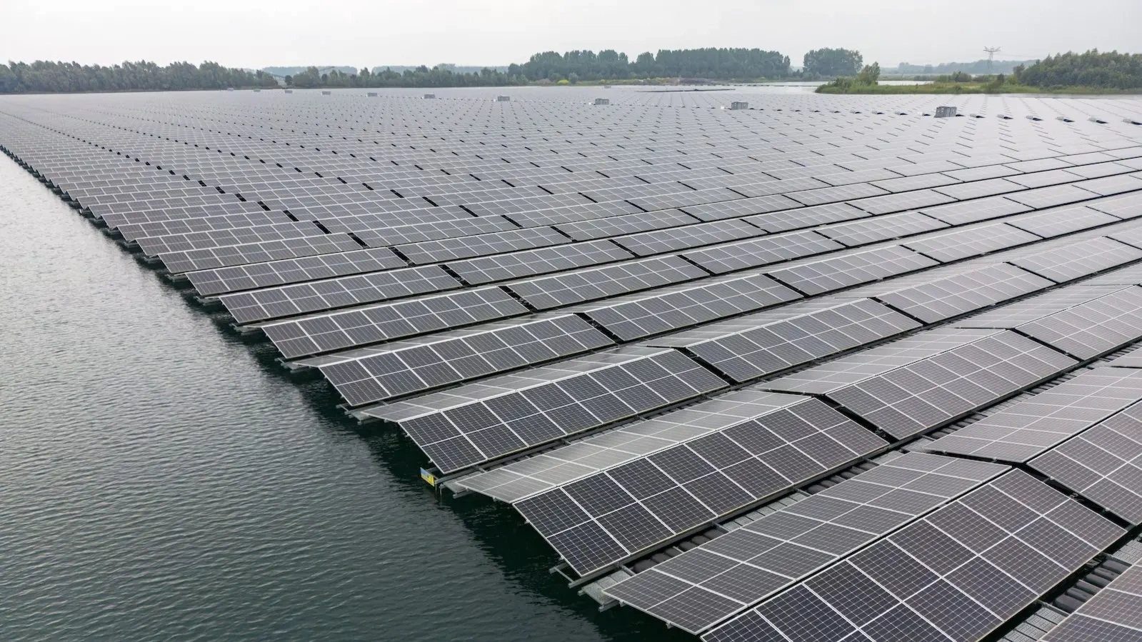 Plutajući solarni paneli: Inovativna tehnologija na vodenim površinama