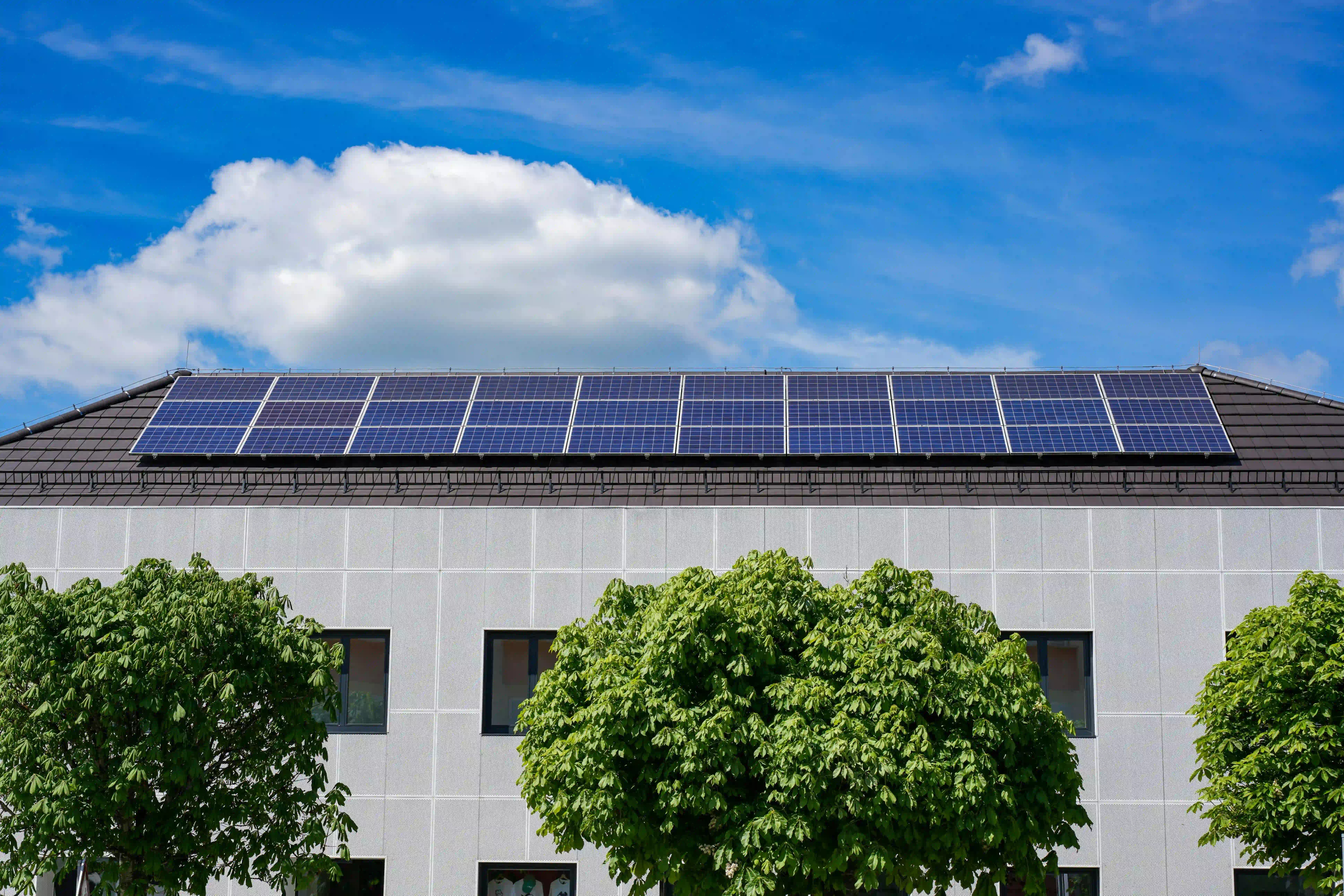 Bespovratna sredstva Zagrebačke županije: Do 15.000 eura za solarne elektrane poduzetnika