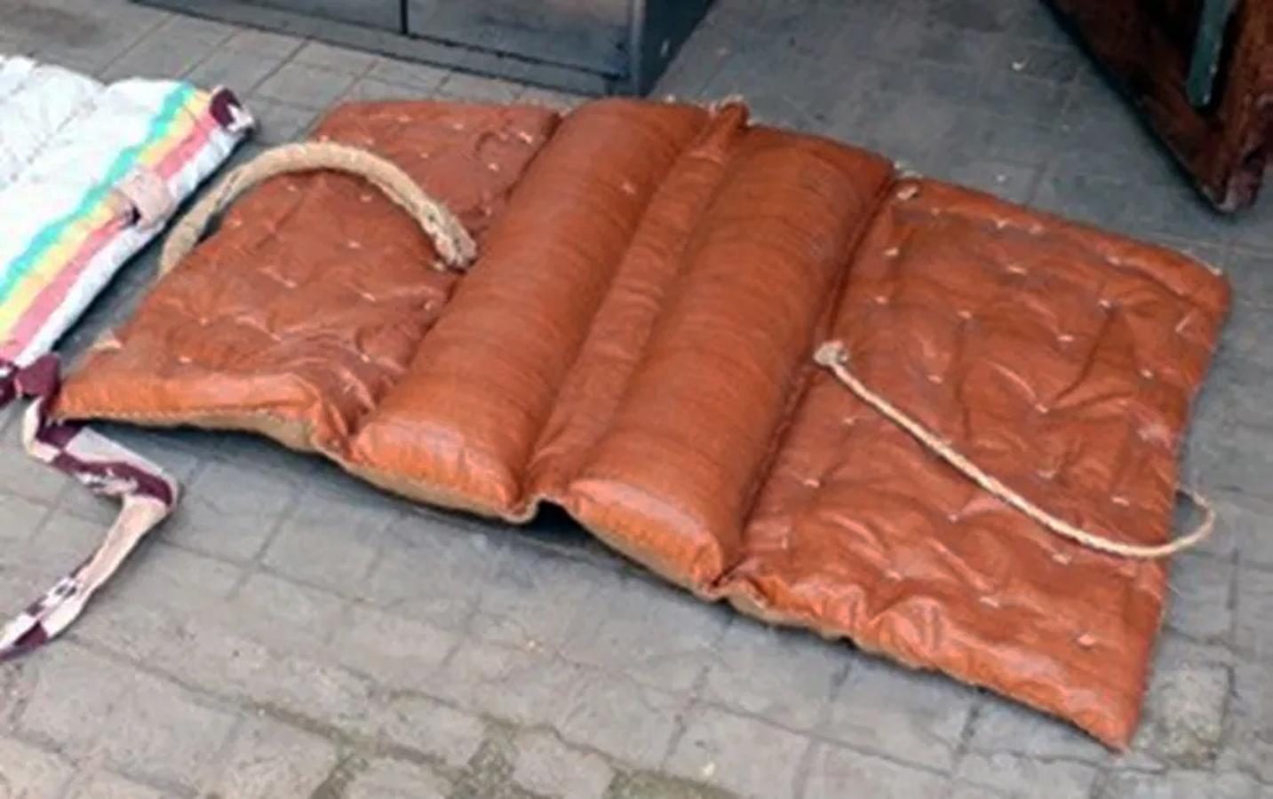 Figure 4 Local pack saddle using simple materials; there is no rigid frame