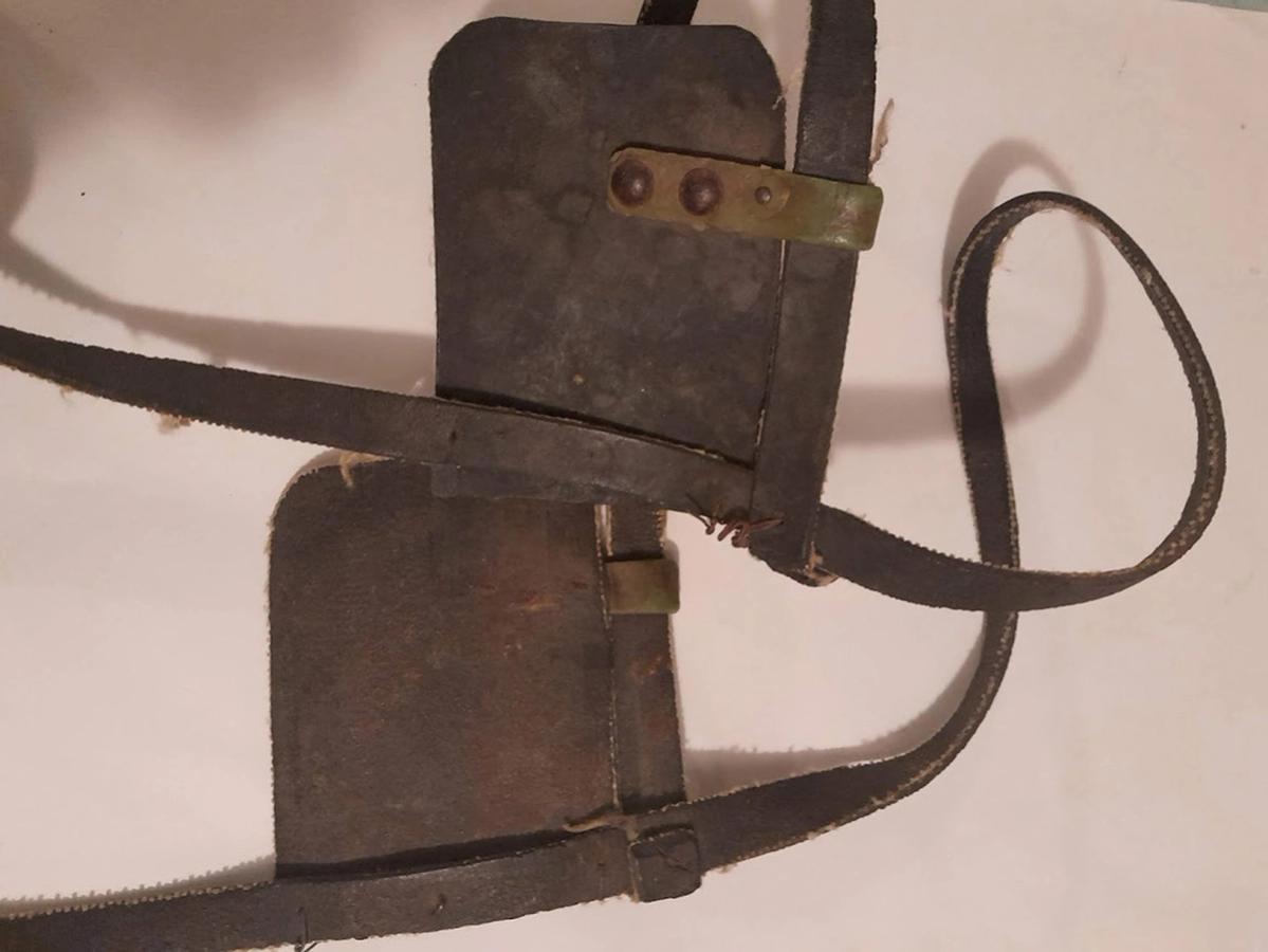 Figure 9 Note wire attaching blinkers to headpiece