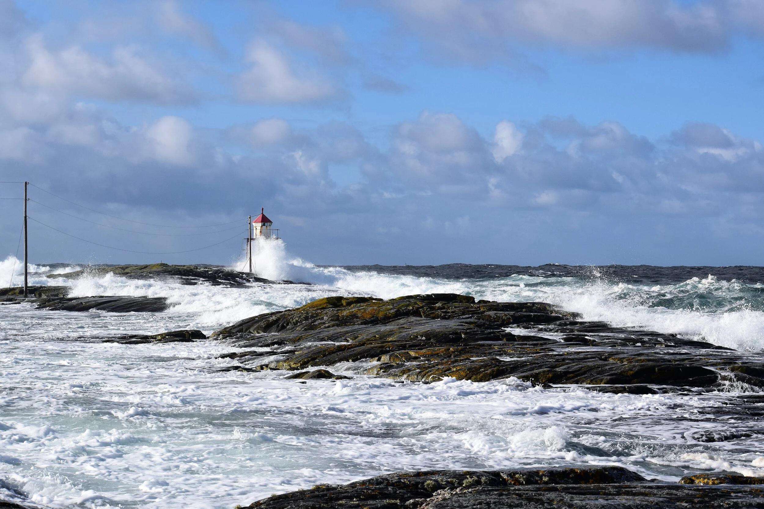 Storm under lykta på Valen