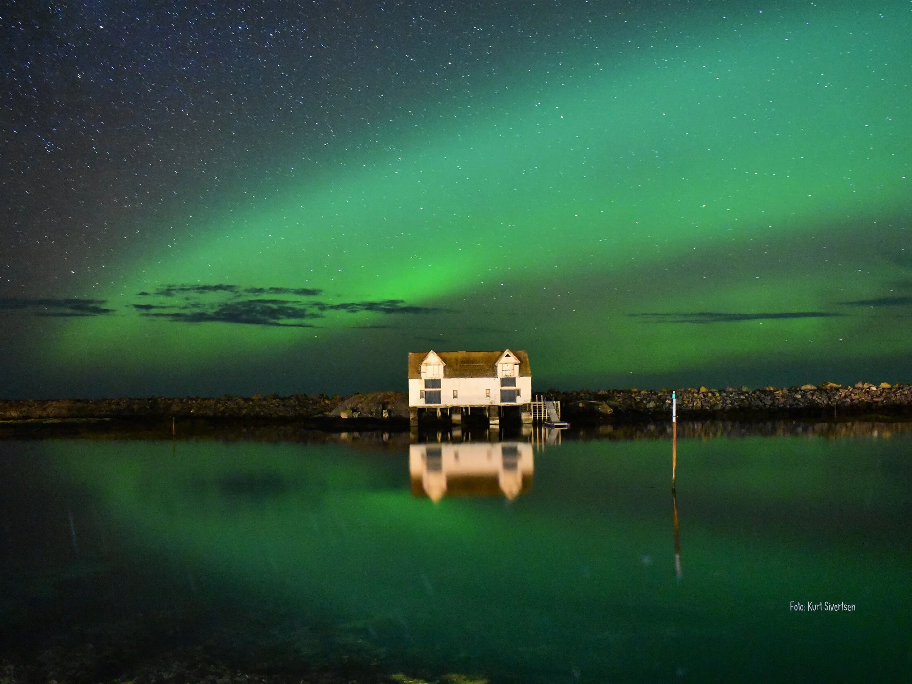 Nordlys over Veiholmen sett fra OlsenNaustet