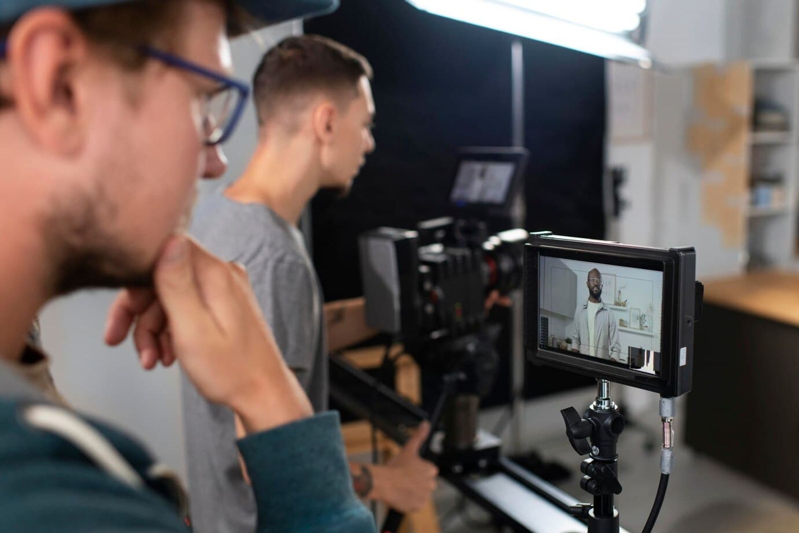 How to Plan a Successful TV Commercial in a Soundstage