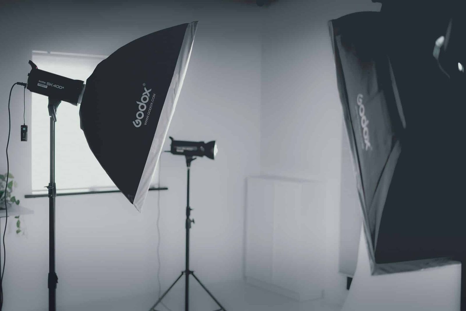 Managing Logistics for Large Corporate Projects in Studios
